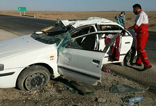 مصدومیت 7 نفر بر اثر واژگونی خودرو سمند در جاده بادرود - اردستان