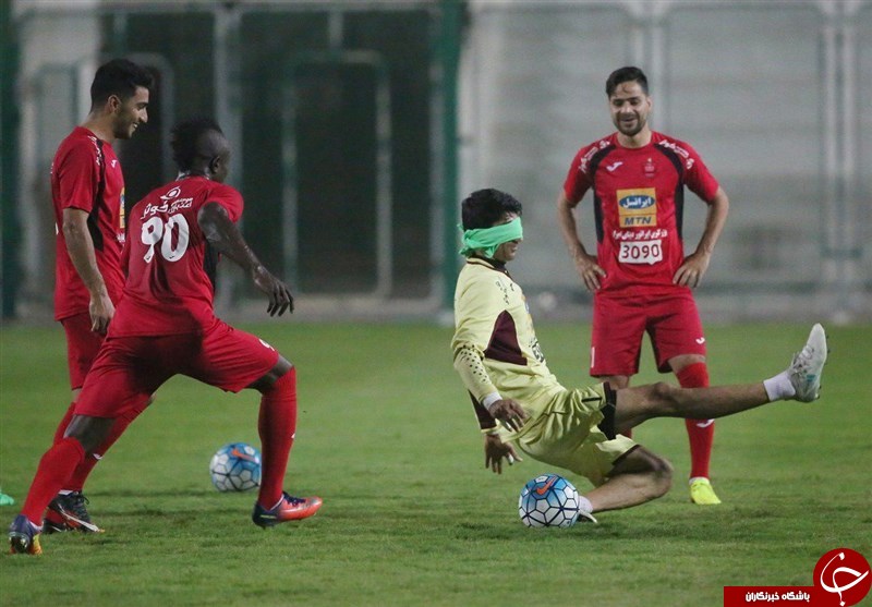 فوتبال چشم بسته پرسپولیسی&zwnj;ها با زمین خوردن بیرانوند و خنده&zwnj;های منشا + تصاویر