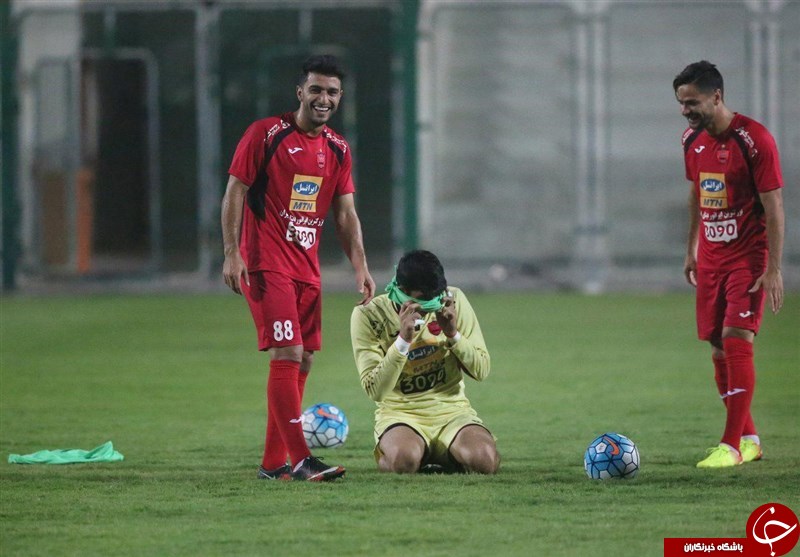 فوتبال چشم بسته پرسپولیسی&zwnj;ها با زمین خوردن بیرانوند و خنده&zwnj;های منشا + تصاویر