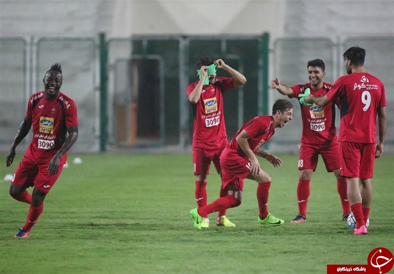 فوتبال چشم بسته پرسپولیسی&zwnj;ها با زمین خوردن بیرانوند و خنده&zwnj;های منشا + تصاویر