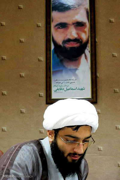 شیوه های جالب یک گرافیست روحانی برای تبلیغ/این منبر فوتوشاپی است!