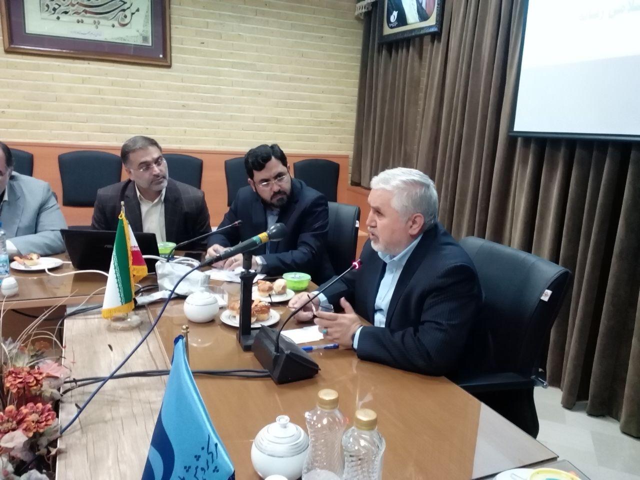 نشست دکتردارابی بامدیران اداره کل پژوهش های اسلامی رسانه
