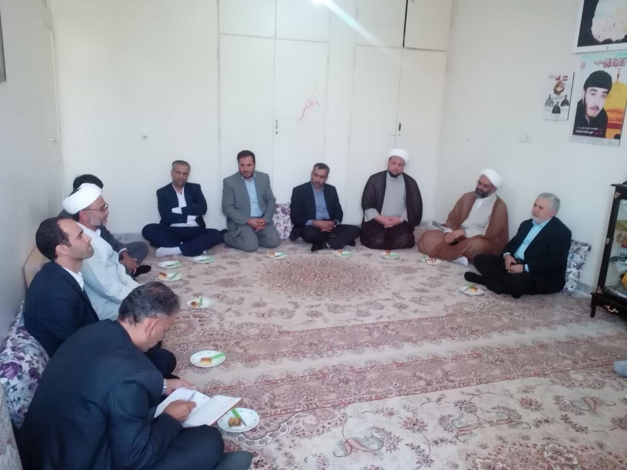 دارابی باخانواده شهید مدافع حرم دیدار داشتند