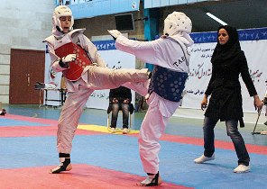 حضور تکواندو کاران دختر زنجانی در رقابت های قهرمانی کشور