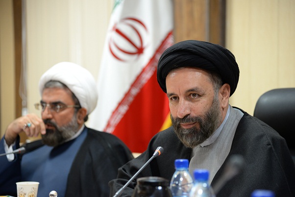 برخی در دانشگاه با پسوند اسلامی از افراد ضد اسلام حمایت می کنند