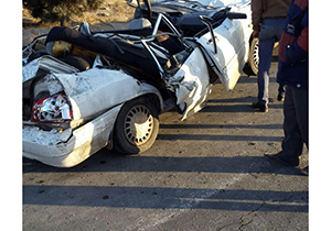 مصدومیت 7 نفر براثر برخورد دو خودرو در کمربندی خمینی شهر- نجف آباد