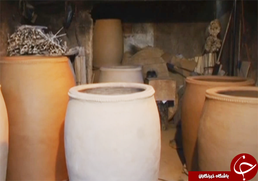 ساخت تنور سفالی به دست هنرمندان چیره دست بروجردی ساخت تنور سفالی به دست هنرمندان چیره دست بروجردی