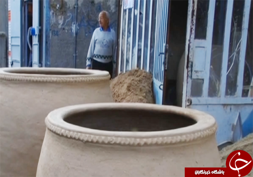 ساخت تنور سفالی به دست هنرمندان چیره دست بروجردی