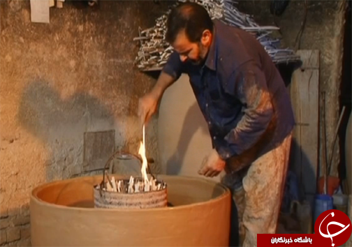 ساخت تنور سفالی به دست هنرمندان چیره دست بروجردی ساخت تنور سفالی به دست هنرمندان چیره دست بروجردی