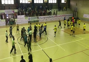 جنجال و داور زنی در مسابقات هندبال جوانان + فیلم
