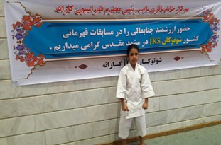 مدال طلا و برنز برگردن کاراته‌کار نونهال تبریزی