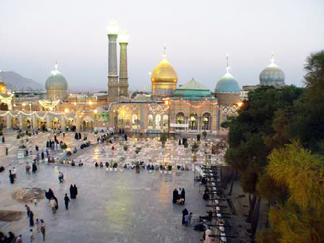 اهتزاز پرچم گنبد حرم امام حسين (ع) بر فراز بارگاه حضرت عبدالعظيم حسنی (ع)