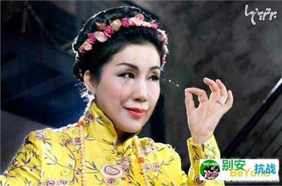 زنی که بلندترین مژه&zwnj;های دنیا را دارد+تصاویر