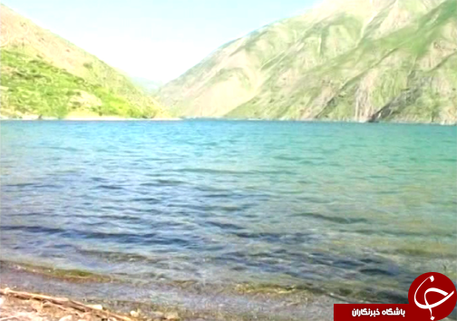 دریاچه گهر نگینی آبی زاگرس در دل کوه های اشترانکوه