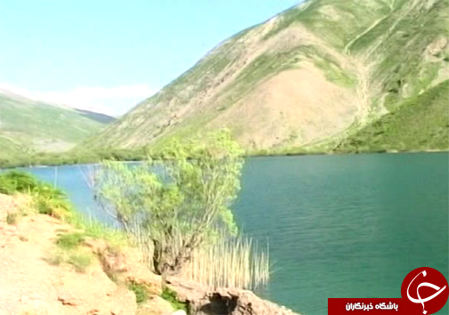 دریاچه گهر نگینی آبی زاگرس در دل کوه های اشترانکوه