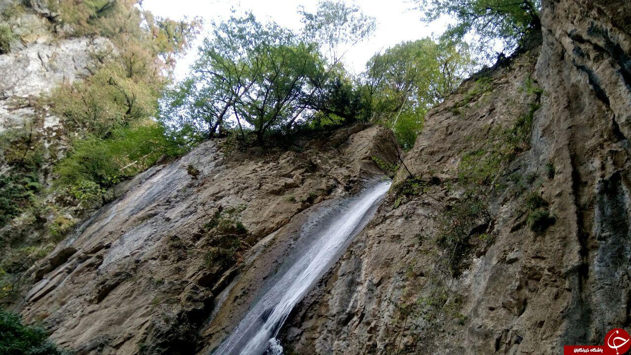آبشار زیبا و شگفت&zwnj;انگیز در روستای &laquo;زیارت&raquo; + فیلم و تصاویر