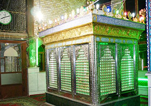 غبار روبی بقعه متبرکه امام زاده حسین (ع) در پاسارگاد