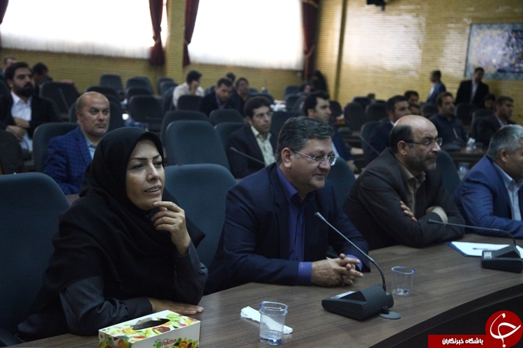 نشست صمیمی دکتر لاریجانی رییس مجلس شورای اسلامی با فعالان اقتصادی آذربایجان غربی+تصویر