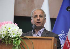 پهلوگیری شناورهای حامل ماهیان داخل قفس  در بنادر مازندران