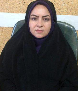 نباید هر چیزی را بنام شعر به خورد جامعه داد/ هیچ کسی همچون مقام معظم رهبری به شعر بها نمی دهد