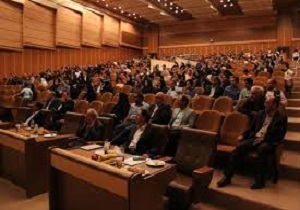 تجلیل از ٣٠ پزشک نمونه دانشکده علوم پزشکی آبادان