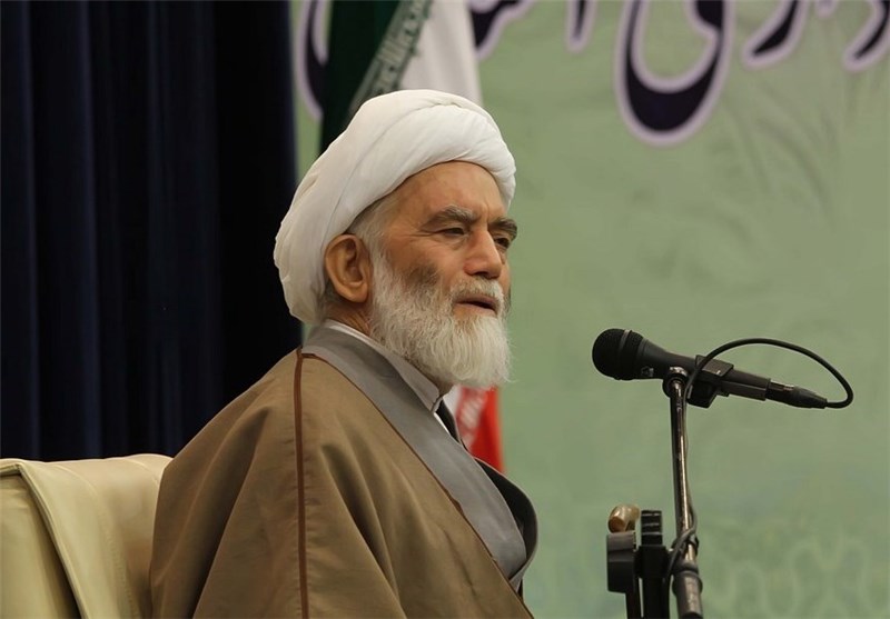 دشمنان میخواهند چهره روحانیت را خراب کنند
