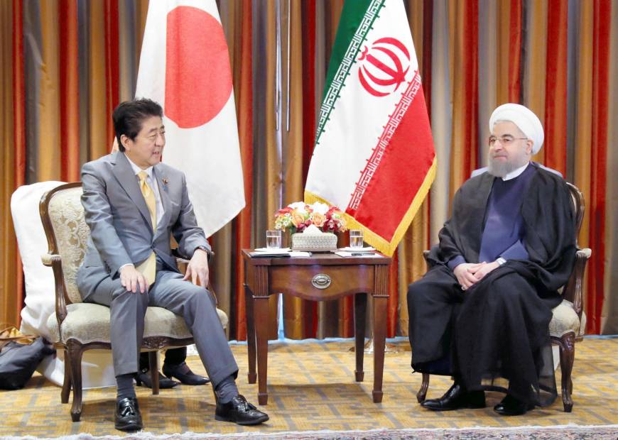 شینزو آبه دعوت روحانی برای سفر به ایران را پذیرفت