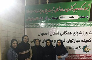 بانوی شناگر اصفهانی رکورد کشوری را شکست