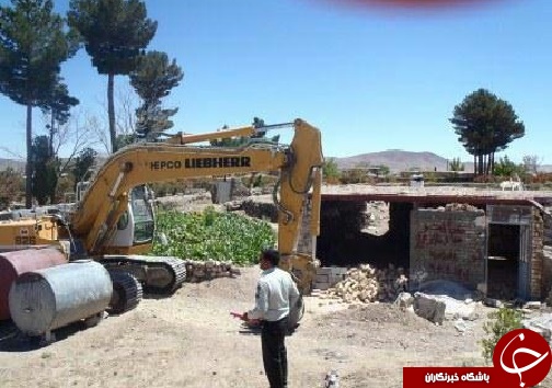 تخریب ساخت و سازهای غیر مجاز در اراضی کشاورزی+عکس