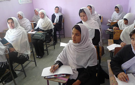 وضعیت آموزشی دختران در افغانستان رو به وخامت است