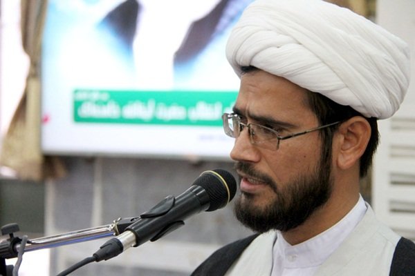 طلاب خواهر در عرصه پژوهش و تحقیق حضوری پررنگ داشته باشند