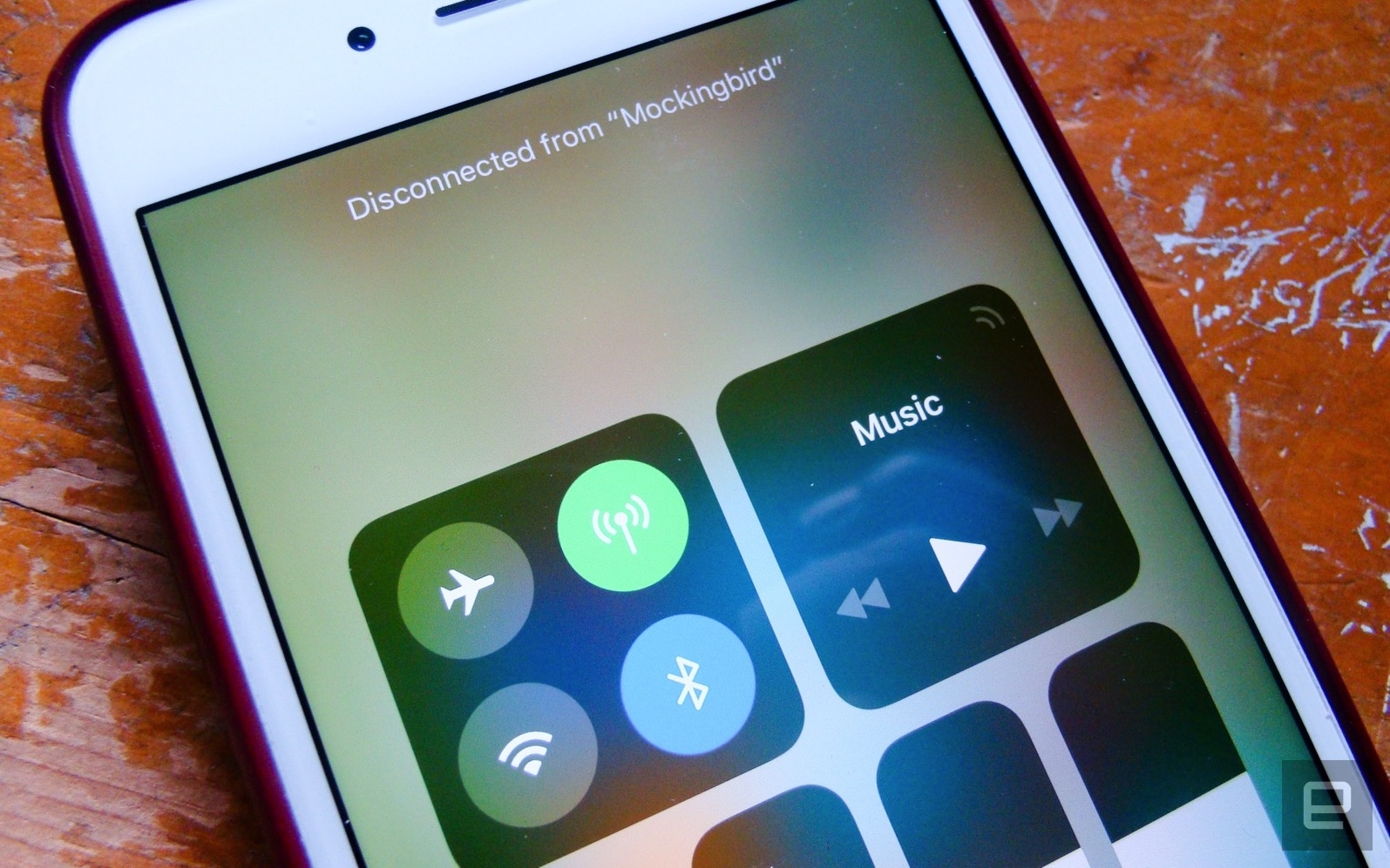 کنترل سنتر iOS 11 وای فای و بلوتوث را به طور کامل خاموش نمی&zwnj;کند!