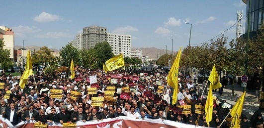 تظاهرات ضد آمریکایی بعد از اقامه نمازجمعه در زنجان