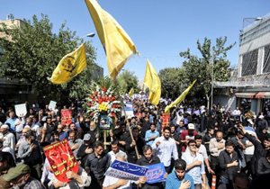 راهپیمایی ضد آمریکایی نمازگزاران در شیراز