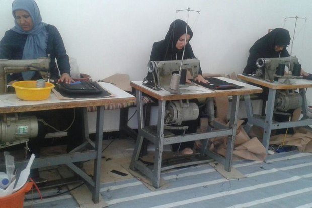 بهره برداری از کارگاه تولید کیف و کوله پشتی در آبدانان