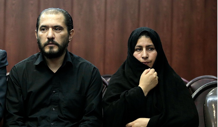 جزییات دادگاه غیر علنی قاتل آتنا / پدر آتنا اصلانی: قاتل دخترم در ملاعام اعدام شود