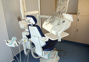 آغاز به کار کلینیک سیار دندانپزشکی در مناطق روستایی و محروم