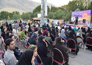 پخش زنده برنامه رادیویی ایواره وخیر در پارک کیو خرم آباد