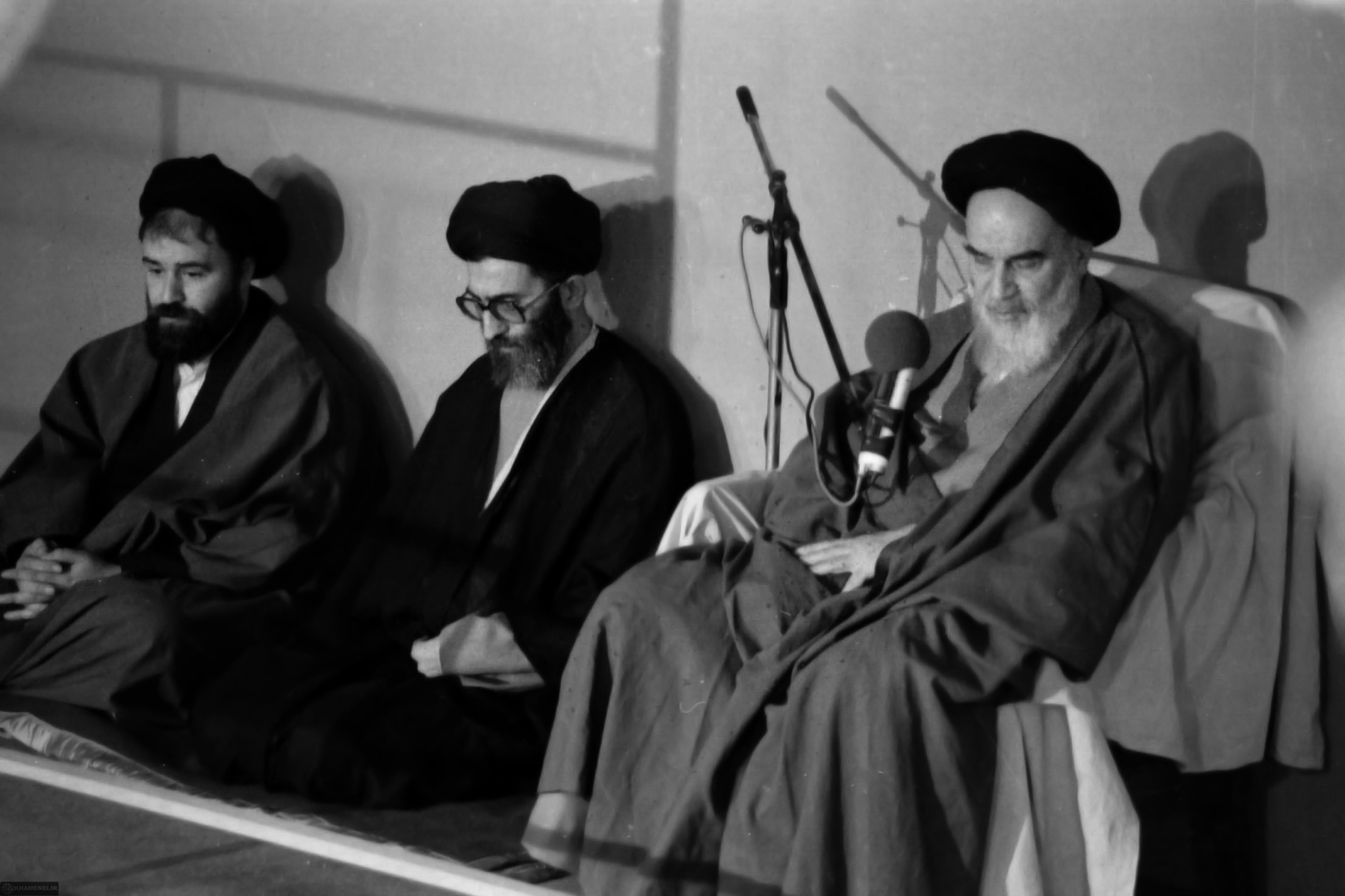 بازخوانی بیانات امام خمینی(ره) در دیدار با اعضای هیئت دولت