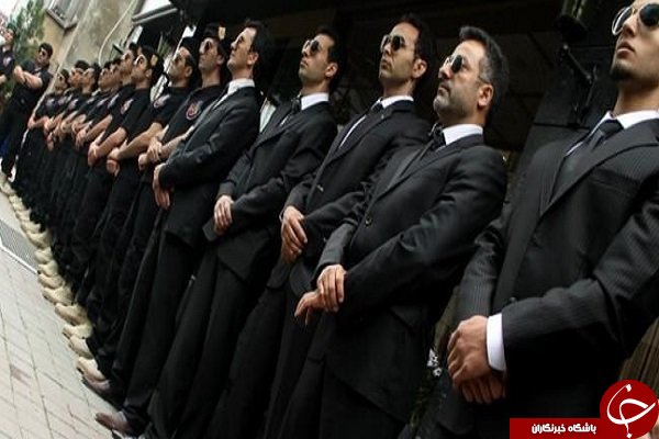 با کت و شلوار مشکی بادیگارد نمی&zwnj;شوید