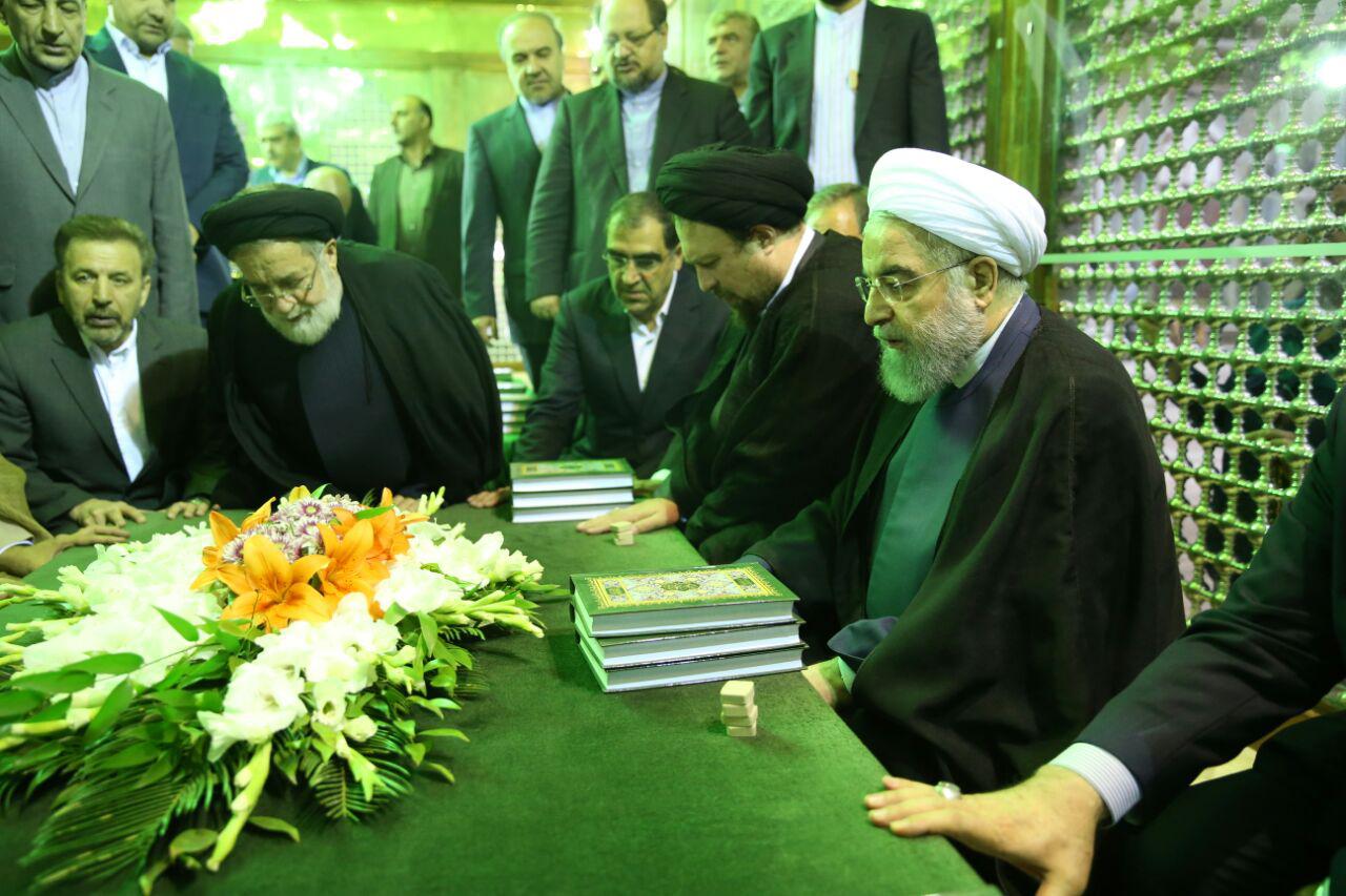 رئیس جمهور و اعضای دولت با آرمان های امام راحل و شهیدان تجدید میثاق کردند