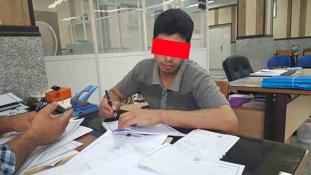 شکار دختران جوان با تاکسی