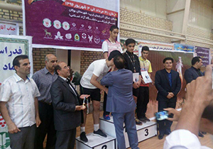 قهرمانی بدمینتون باز فارس در رقابت‌های رنکینگ جوانان کشور