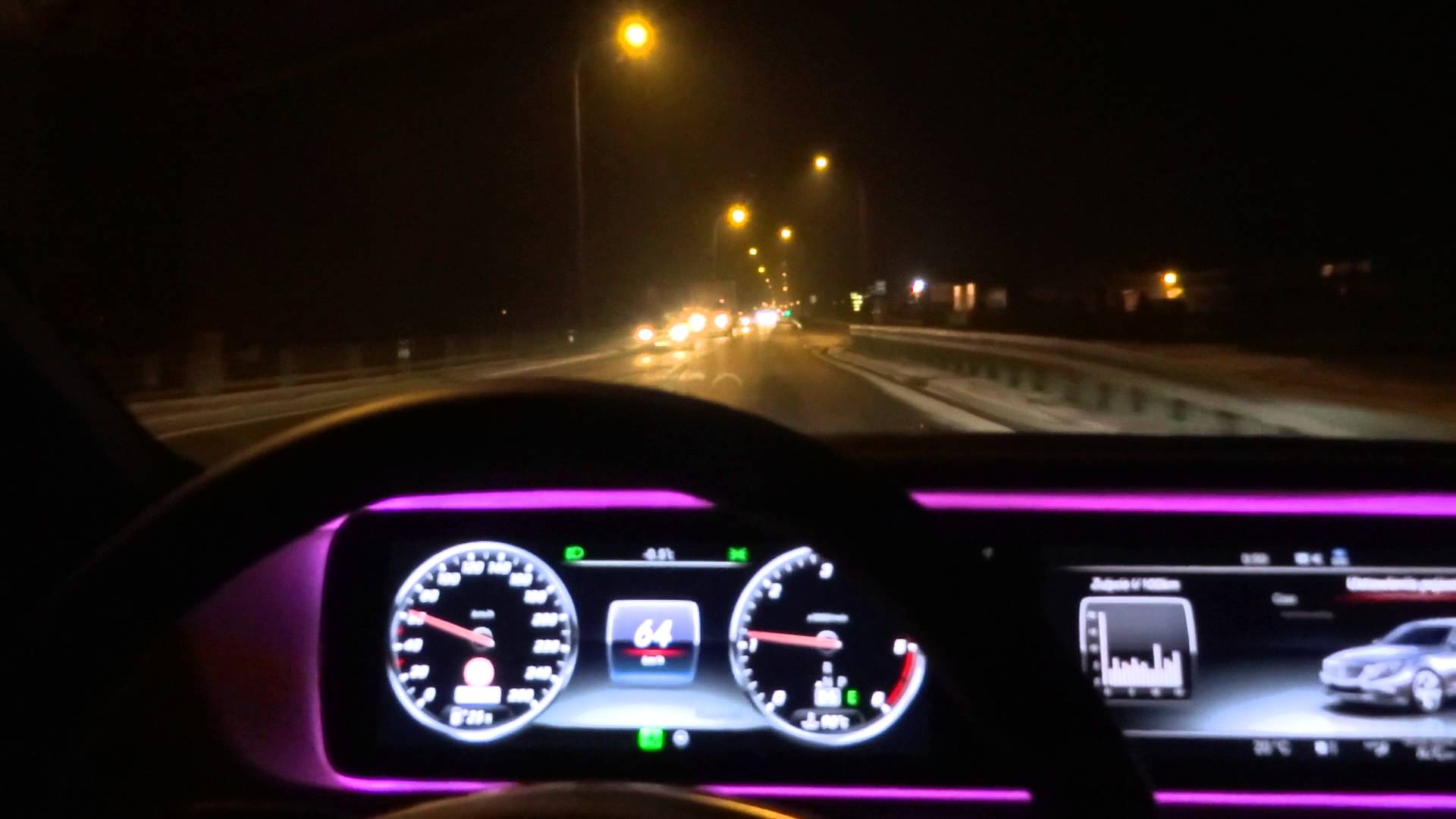 لذت رانندگی در شب با بنز S Class + فیلم