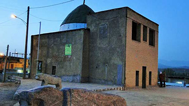 مرمت مقبره کاوه آهنگر در روستای مشهد کاوه چادگان