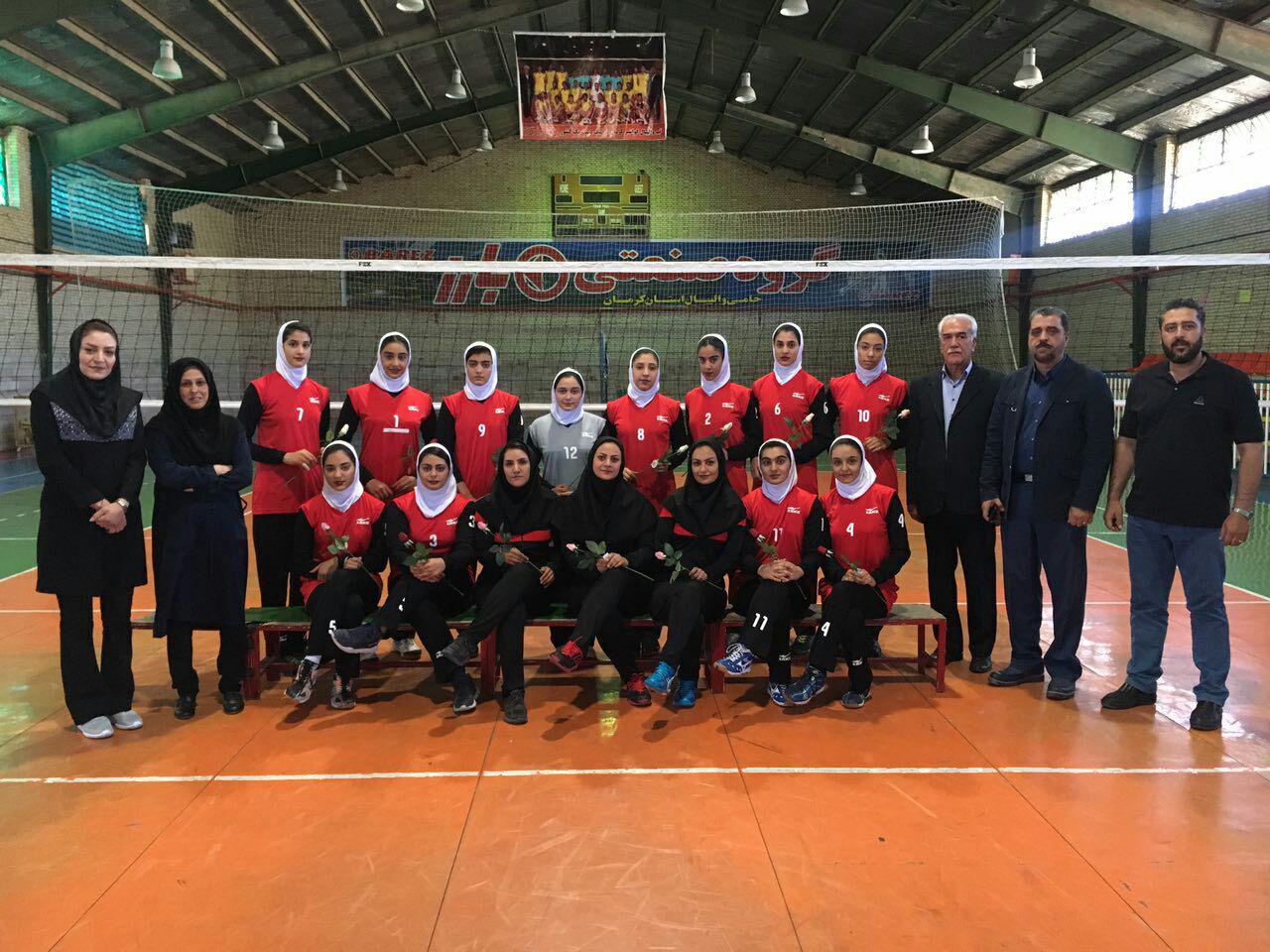 اعزام والیبالیست های جوان کرمانی به مسابقات قهرمانی کشور