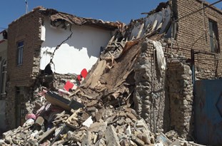 آغاز آواربرداری 224 واحد مسکونی تخریبی مناطق زلزله‌زده روستای ایوق