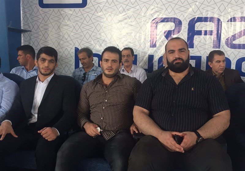 حسن یزدانی مورد تقدیر قرار گرفت + تصویر