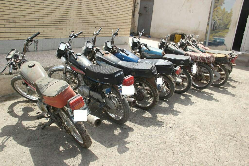 دستگیری سارقان موتورسیکلت درسراوان