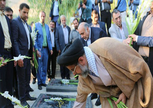ادای احترام وزیر اطلاعات به مقام شامخ شهدای لرستان